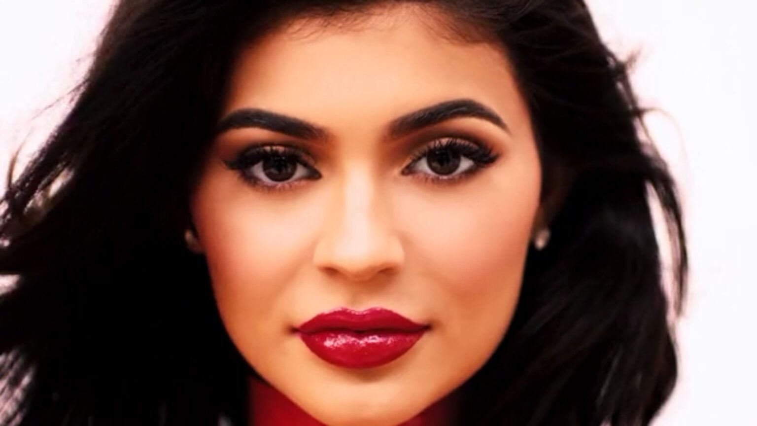 Kylie Jenner, close-up portrait, 2017